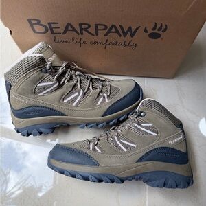 Bearpaw women’s hiking boots sz 7 NWT taupe/pink/black